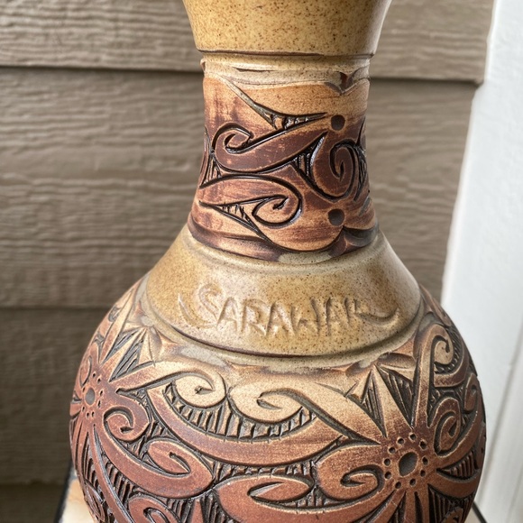 Sarawak Hand Carved Collectible Pottery Vase Signed 9” - Picture 7 of 8